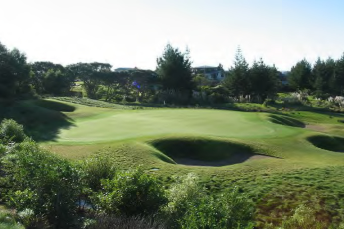 <strong>Peninsula Golf Course<span><b>view larger</b></span></strong><i>→</i>